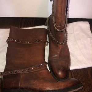 Size 9 leather boots  Brand Area Fortye
